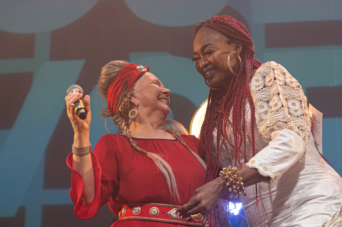 Keychange (@keychangeeu) on Twitter photo About last night at <a href="/osloworld/">Oslo World</a> - a beautiful moment captured when Keychange Ambassador <a href="/MariBoine/">Mari Boine</a> presented the Keychange Inspiration Award to musician <a href="/OumouSangare/">Oumou Sangaré</a>! #keychange #osloworld2021 #keychangeambassador #inspirationaward About last night at <a href="/osloworld/">Oslo World</a> - a beautiful moment captured when Keychange Ambassador <a href="/MariBoine/">Mari Boine</a> presented the Keychange Inspiration Award to musician <a href="/OumouSangare/">Oumou Sangaré</a>! #keychange #osloworld2021 #keychangeambassador #inspirationaward