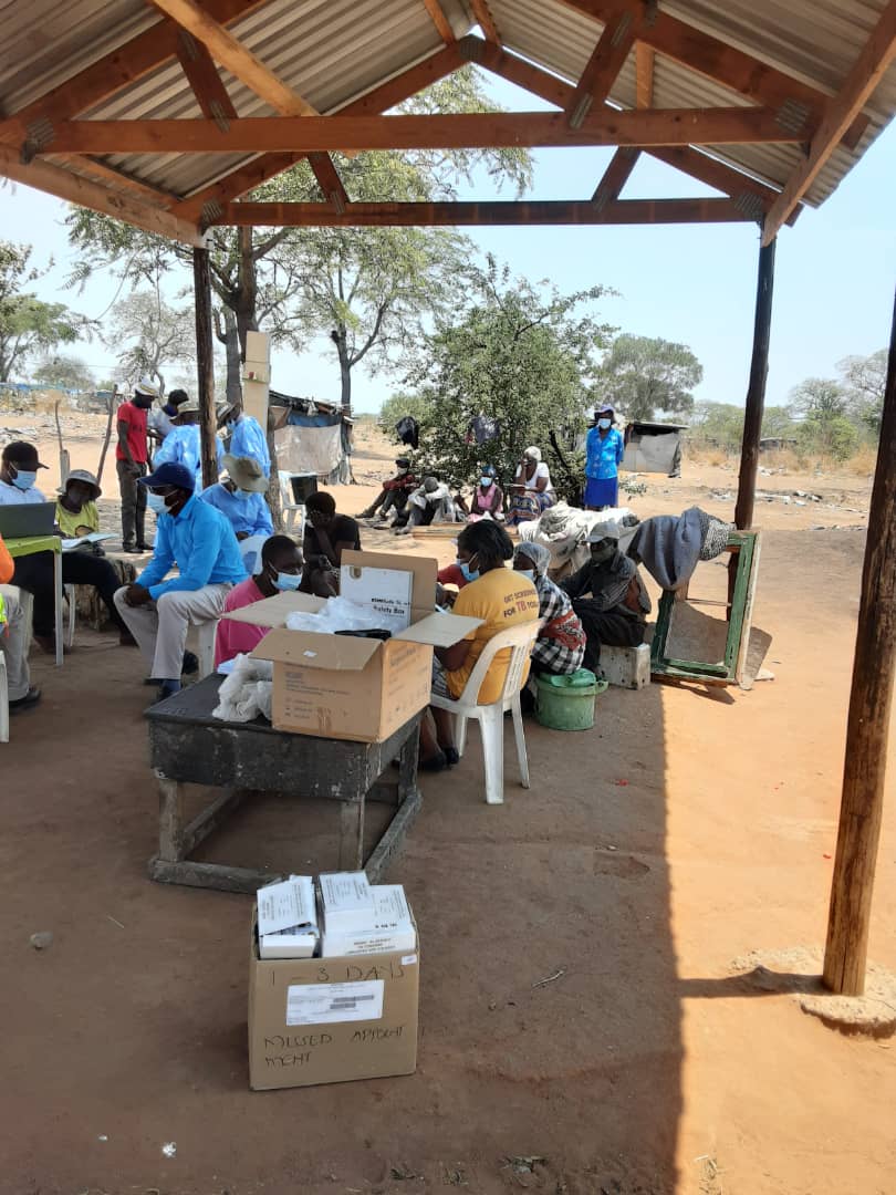 UnionZimTrust's tweet photo. UZT with @GlobalFund support is screening for TB amongst high risk groups at Ngozi Mine in Bulawayo. The screening team has a mobile X-ray truck &amp; will also be testing  for #HIV, screening for diabetes &amp; TB. If one is diagnosed they are immediately linked to care. https://t.co/InMquix4es