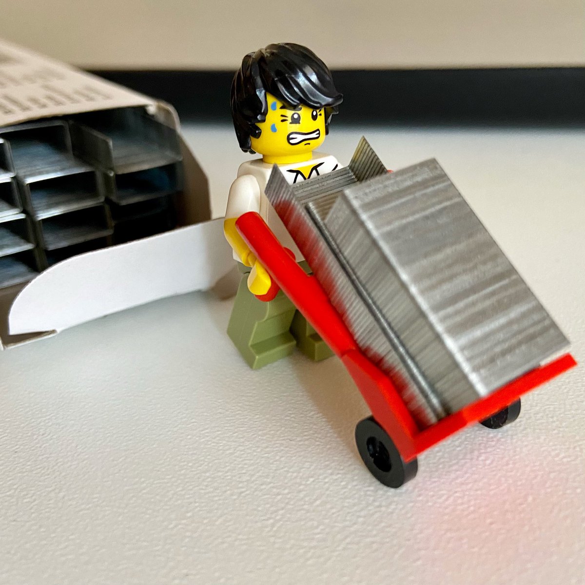 Office work… 🥵💪😮‍💨 Trabajo de oficina…
#rebuildtheworld #legoworkinprogress #legooffice #minifigureslife #legofun #lego #afol #tfol #legolife #legoeverywhere #lego365 #ilovelego #legoinrealworld #legolove #letsbuildtogether #legoespaña #legoaddict <a href="/LEGO_Group/">LEGO</a>