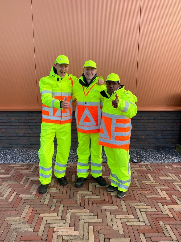 Zijn er binnen uw organisatie nog medewerkers die (bij)geschoold moeten worden tot #verkeersregelaar? Welkom op 16, 17 &amp; 18 november 2021 in #Rotterdam! Er zijn nog enkele plaatsen beschikbaar. Aanmelden kan via verkeer@nivoo.nl of (0346 21 74 25) Welkom!