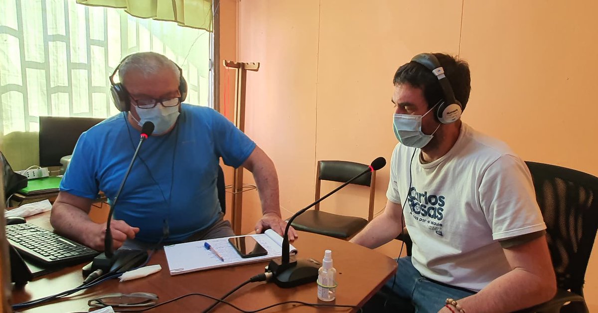 Crosasmaule's tweet photo. Saludando a los vecinos de la comuna de #Molina desde la radio comunitaria y en especial a la Villa Región del Maule que hoy esta de aniversario 👏 
Vote 153
#CarlosRosas #CORE #ATodasPorElMaule https://t.co/Y9xyme9tJ2