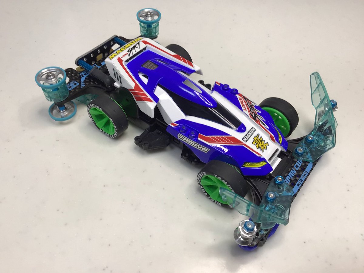 takahas45418180's tweet photo. 作品名 MAGNUM LORD SPIRIT FULLY COWLED

豪くんがロードスピリットを仕上げたらこんな感じなのかなと思いながら作成しました。
私自身が、レッツ&amp;ゴー世代なので懐かしさを感じるカラーリングです。

#JC2021コンデレ4
#xlarge_mini4wd
#ミニ四駆
#ロードスピリット
#マグナムセイバー https://t.co/w9TvWqCxCI