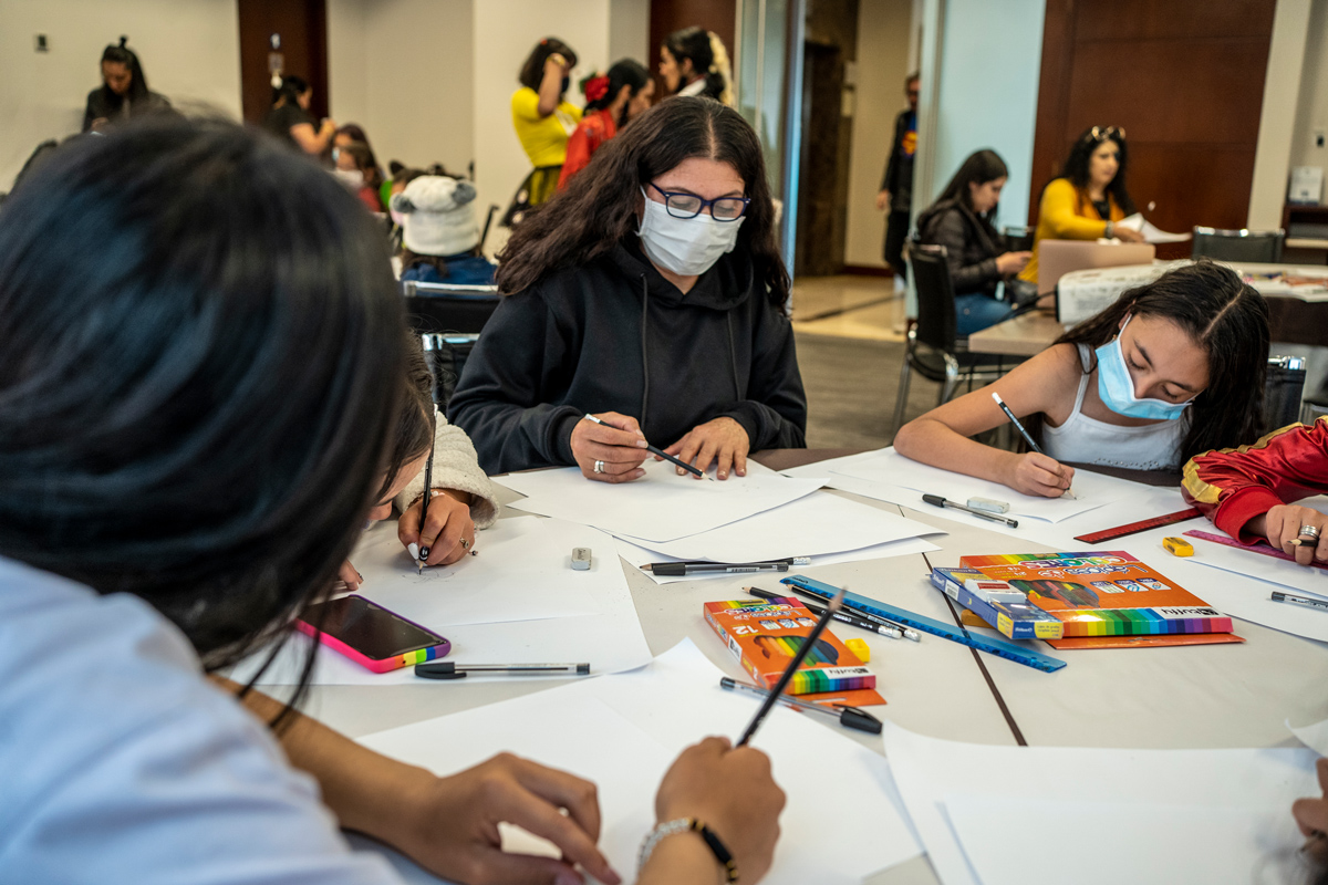 rattapallax's tweet photo. Remarkable #comic book creation workshop in #bogota with children from @ninasdeluz and survivors from @OrgNataliaPonce . #powerofpriya #CDAF
@PartnersAmerica @CultureAtState @midbo_doc @USEmbassyBogota https://t.co/344C15hfBd