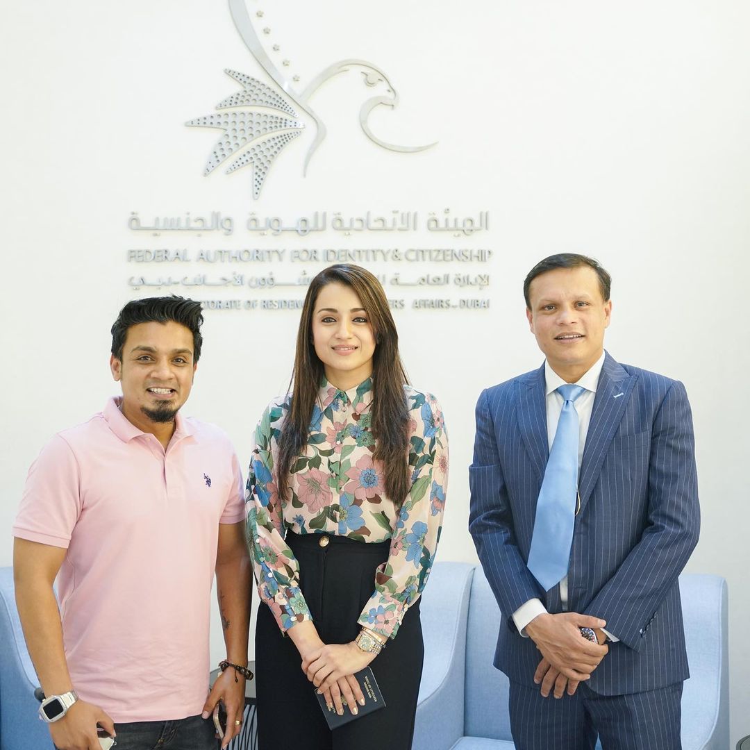 Congrats Trish 👏
@emiratesfirst
@jamadusman @rjrijin 
@efirstglobal @alsaadgdrfa @gdrfa @dubai #uaegovernment #dubaiculture 

@trishtrashers #trisha #trishaoffl #TrishaKrishnan #trishaforever!!