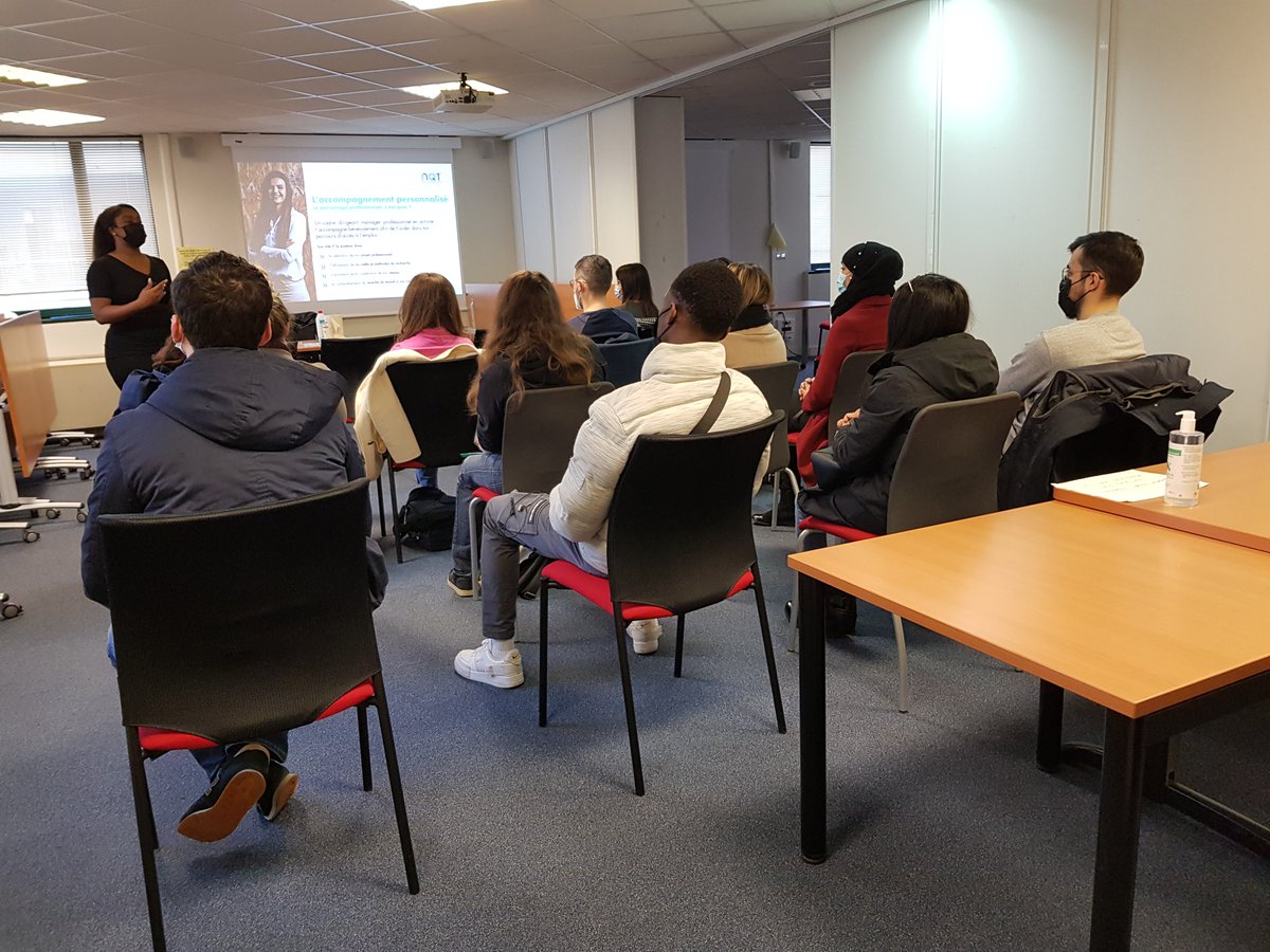 20 candidats motivés à notre réunion Nos Quartiers ont du Talent (NQT) !!👍👍💪 
des perspectives d'emploi rapidement 😍.
bravo 👏👏 à Gwladys et Michèle pour l'organisation   
#1jeune1solution #onestlapourvous #avecpoleemploi
@poleemploi_RCVL