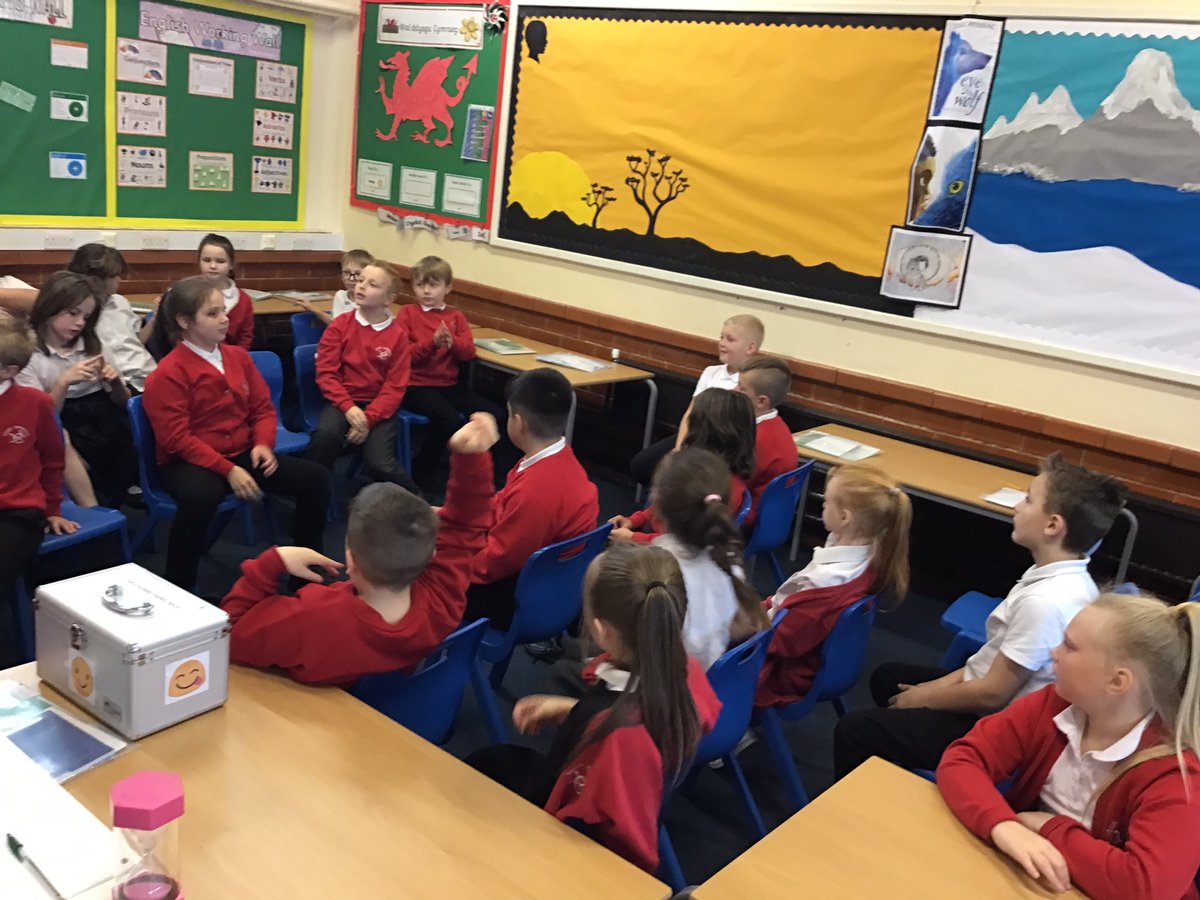 MrsRoose1's tweet photo. @MrsRoose1 4HJ Parliament Week. Having a debate in parliament(for or against) https://t.co/sETnFDFDZr