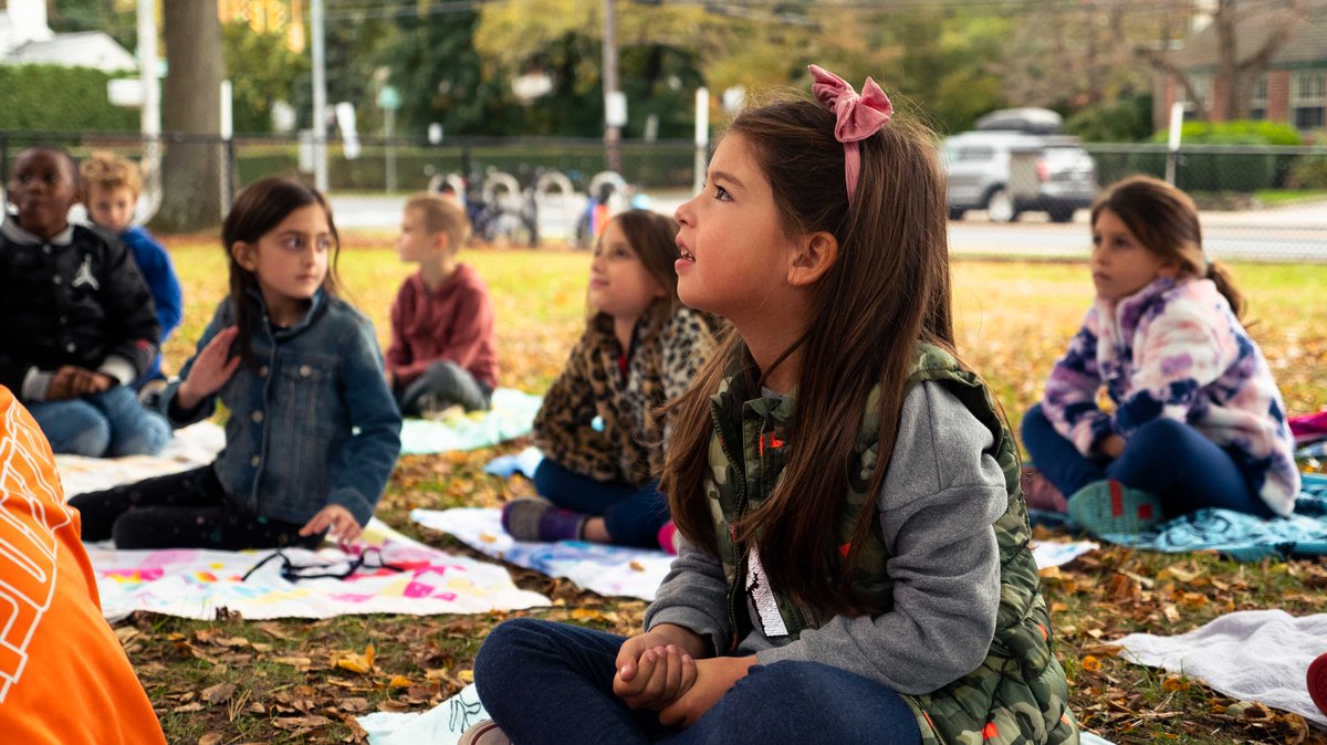 RVCSchools's tweet photo. As part of the seasonal festivities, Hewitt students were visited by Dee’s Nursery. Students were read the story The Monster’s Test, saw some cool Autumn fruits and vegetables, and even learned a few gardening tricks to show their parents at home!

@deesnursery #fallseason🍁 https://t.co/xJXKIB5Dv8