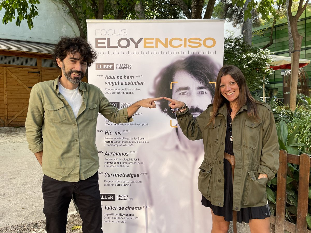 No todos los días puedes hablar con un grande como #EloyEnciso ➡️ cineasta cuya peli “Longa noite” estuvo nominada a los premios Gaudí (mejor película europea). 

La idea de la foto de representar “la Creación de Adan” de Miguel Ángel ha sido del propio director 
📸 <a href="/alexoltra1/">Àlex Oltra</a>