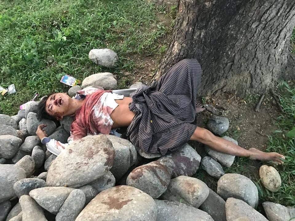 ChindwinPost's tweet photo. After PDF-Kalay killed Kalay military commander’s girlfriend, accusing of military informant, the regime forces launched offensive attacked to Natchaung and Chaung Khwa villagers-killing unarmed civilians and burning houses. #WhatsHappeningInMyanmar https://t.co/LC2PeVZYAc