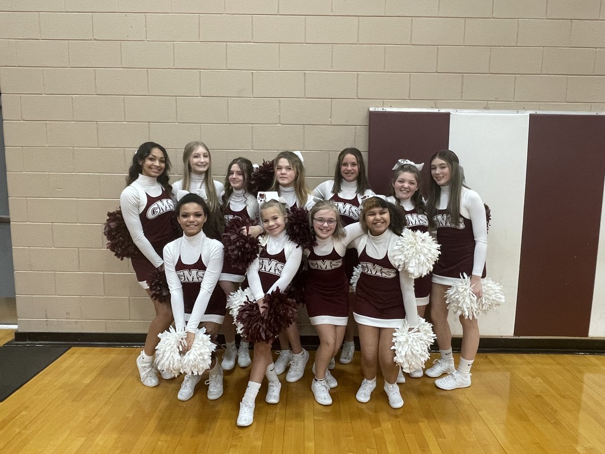 GarrardMiddle's tweet image. Our GMS Cheerleaders did a fantastic job last night cheering at our Boys Basketball home opener against Burgin last night!