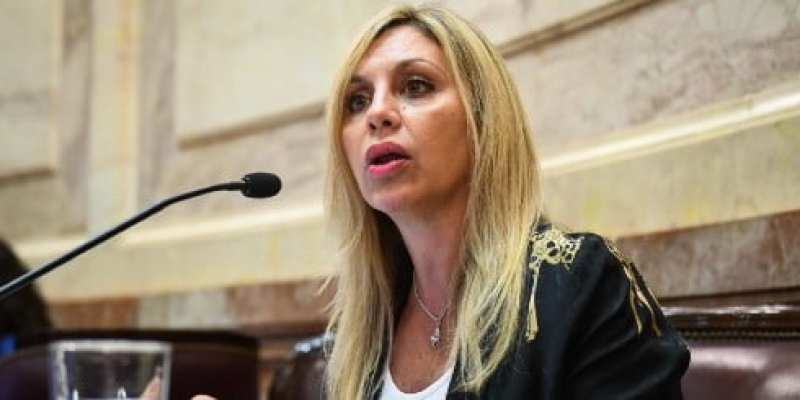 La senadora nacional del Frente de Todos (FdT) por Santa Fe, María de los Ángeles Sacnun, calificó como "clasistas y estigmatizantes" las declaraciones formuladas por el expresidente Mauricio Macri enrelación al consumo problemático de drogas en un

abcenlinea.com.ar/para-sacnun-lo…