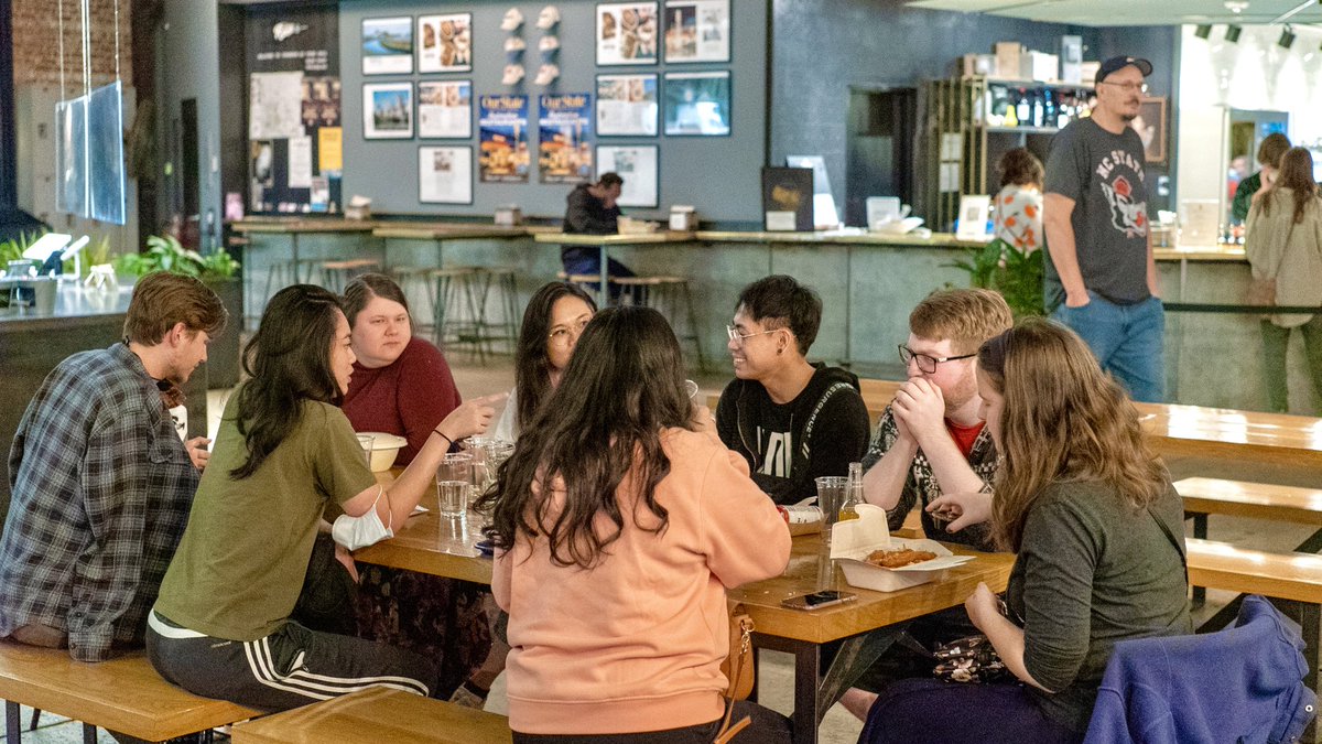 Wavehell0's tweet image. When the discord VC goes irl