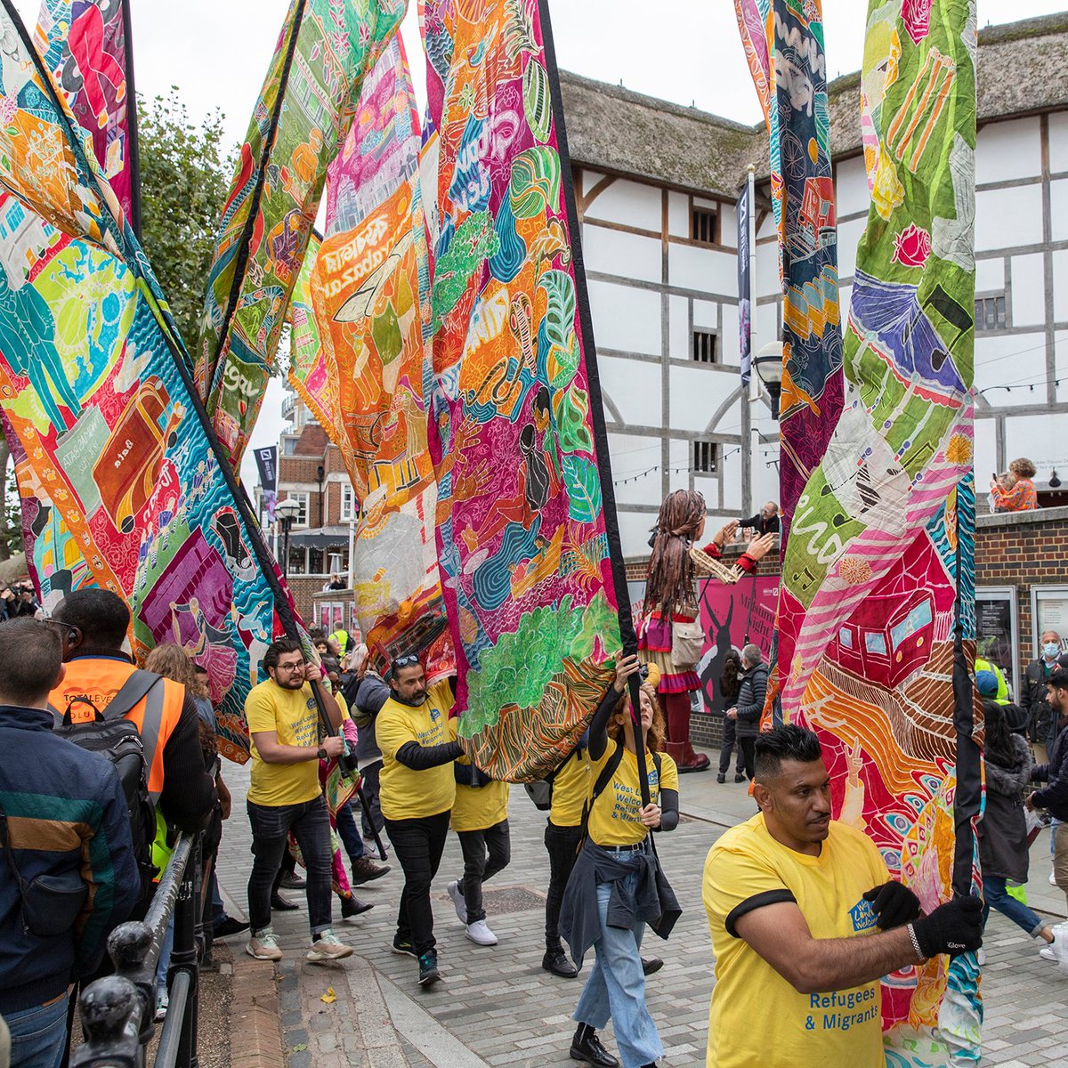 kinetikapeople's tweet photo. Congratulations to #LittleAmal &amp; @walkwithamal arriving in Manchester tonight. It was an honour to greet you at @StPaulsLondon with our Silk River flags &amp; the smiles of the flag bearers from @wlondonwelcome

Silk River story: https://t.co/NVhtlbsAtT

@GoodChanceCal  @Alipretty https://t.co/9iB7xiR2G3