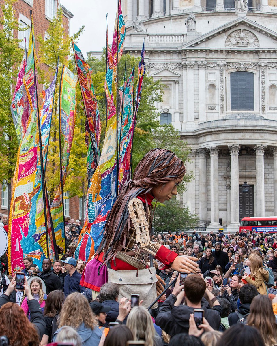 kinetikapeople's tweet photo. Congratulations to #LittleAmal &amp; @walkwithamal arriving in Manchester tonight. It was an honour to greet you at @StPaulsLondon with our Silk River flags &amp; the smiles of the flag bearers from @wlondonwelcome

Silk River story: https://t.co/NVhtlbsAtT

@GoodChanceCal  @Alipretty https://t.co/9iB7xiR2G3