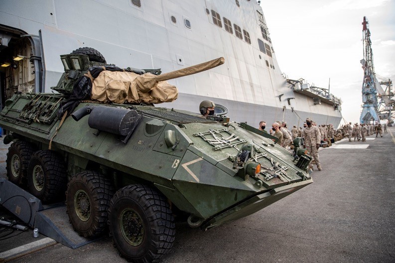 American Muscle coming through! 🇺🇸 💪 

The #BlueGreenTeam offloads equipment from #USSPortland in Eilat, Israel, in support of Israel Interoperability Exercise 21. #NavyPartnerships 

Exercise details, here ➡️ go.usa.gov/xegGd