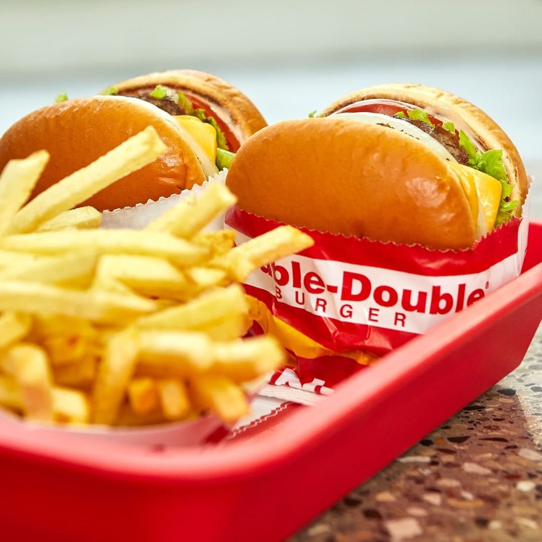 ExperienceGrid's tweet photo. It's lunchtime🍔 and there's a double-double with your name on it😉!

📸@innout https://t.co/mKNObAMT8M