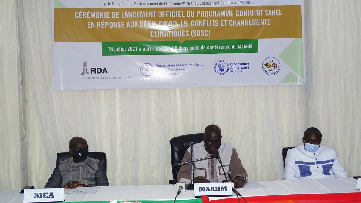 SD3C_Sahel's tweet image. Le 16 juillet 2021 avait lieu le lancement officiel du Programme Conjoint Sahel à Ouagadougou par Mr Salifou OUEDRAOGO, ministre de l’Agriculture, des Aménagements Hydro-Agricoles et de la Mécanisation. 
•
•
#JointProgram #Sahel #SD3C #BurkinaFaso #FIDA #FAO #PAM #G5Sahel