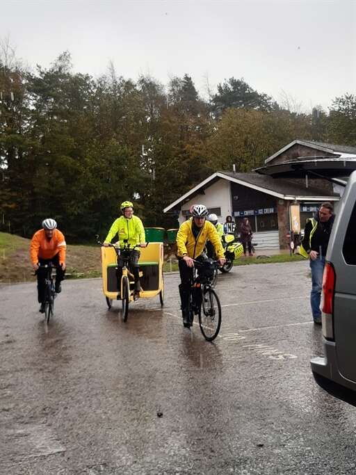 BWCommunities's tweet image. We were so excited to wave off Matt Baker and The Rickshaw Challenge gang at Chew Valley Lake this week. 

Matt was joined by Chew legend, Tom, for a whopping 30 miles of the challenge! 🦸

Read Tom's story or donate here: bbcchildreninneed.co.uk/shows/the-rick…