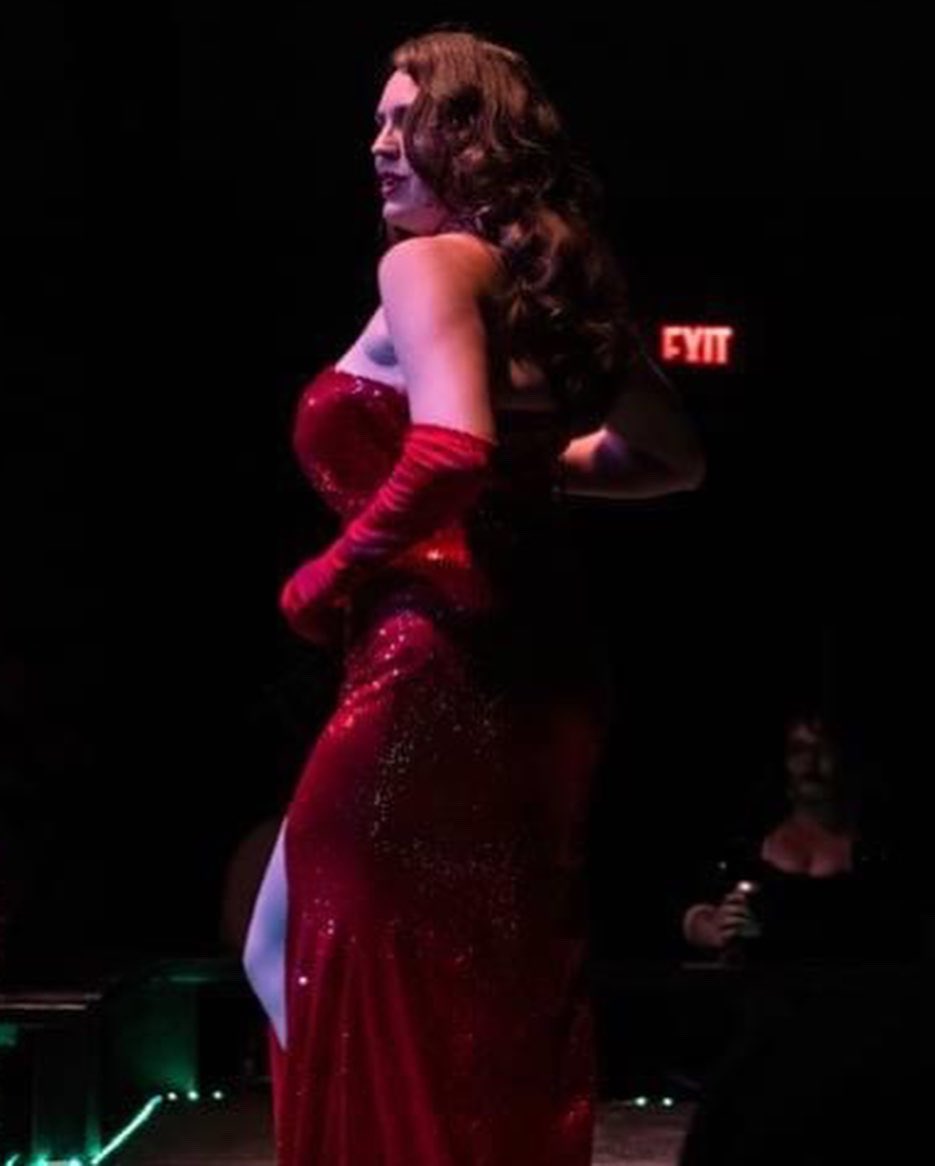 Hope everyone had a banging Halloween weekend! In the words of Jessica Rabbit, I’m not bad, I’m just drawn that way ;)
Photo: Illuminated Scene Photography
#burlesque #costume #Dance