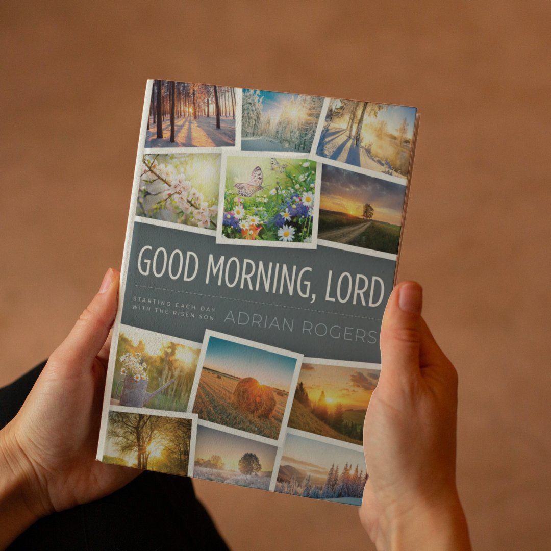 eaglecomteam's tweet photo. Our client @lwfministries has just released a brand new daily devotional called "Good Morning, Lord" just in time for Christmas! This devotional is filled with scripture, reflections &amp; action points for every day of 2022. 🎁

Visit the link in our bio to order your copy. https://t.co/65gxCEOLo4