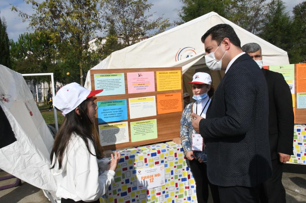 Sait Faik'te TÜBİTAK 4006 Bilim Fuarı
sakarya.meb.gov.tr/www/sait-faikt…

<a href="/tcmeb/">Millî Eğitim Bakanlığı</a> <a href="/valicetinoktay/">Çetin Oktay Kaldırım</a> <a href="/SakaryaValiligi/">T.C. Sakarya Valiliği</a> <a href="/ebubekirsavasci/">Ebubekir Sıddık Savaşçı</a>

sakarya.meb.gov.tr