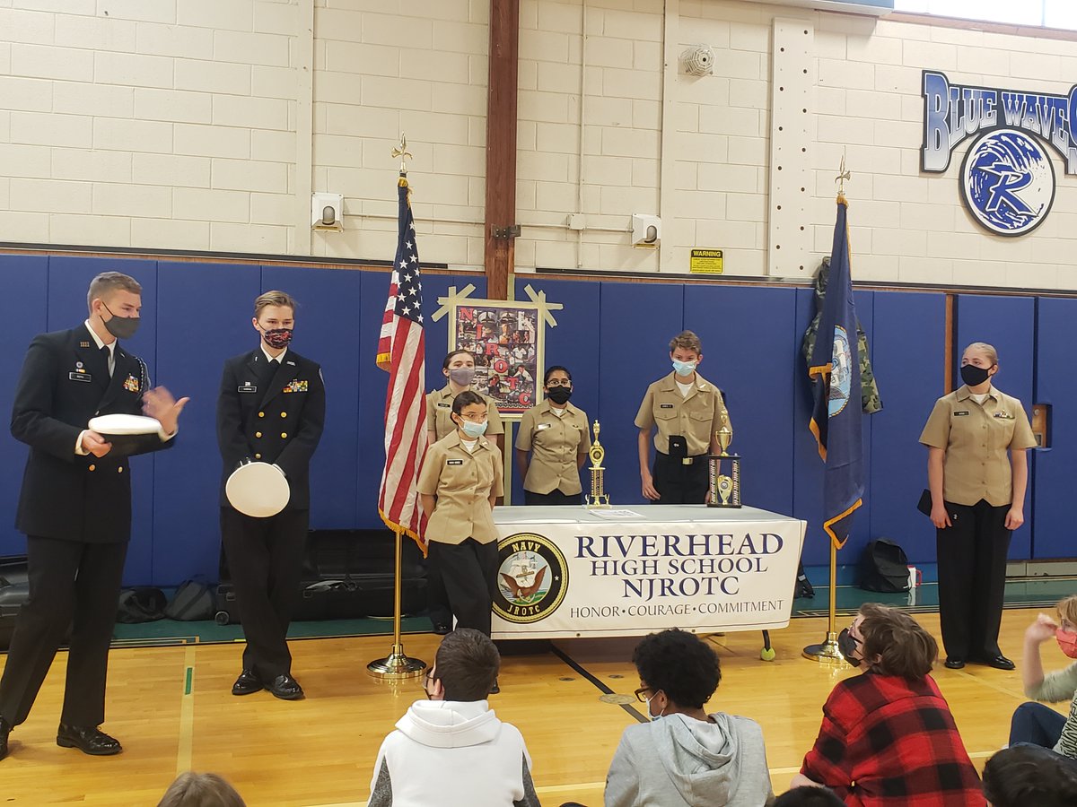 Riverhead Middle School students working with Riverhead High School NJROTC today!