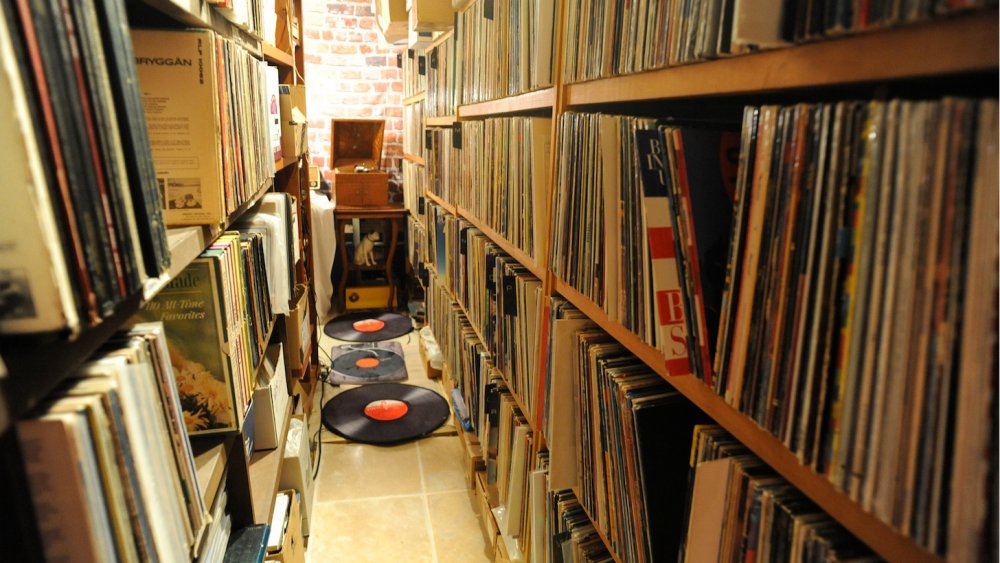 Strummer_Room's tweet photo. BUY ONE GET ONE FREE on all new & preowned 12" Singles
Let's BOGOF! https://t.co/rJIwTr1QU3
Offer valid until 11:30pm on 5 Nov
Cheapest item will be free
This offer cannot be used in conjuction with other offers.
Offer also valid instore
#recordsale #vinylbargains #freerecords https://t.co/jRlEXJn2N6