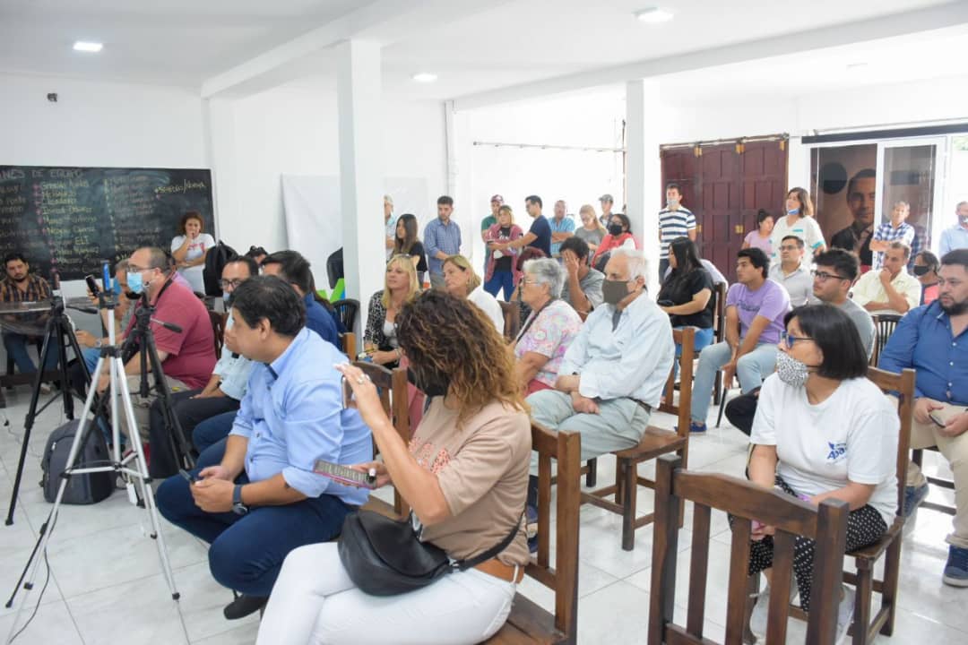 Pablo_romerook's tweet photo. Presentamos a parte del próximo gabinete 🙌🏼 Felicitaciones Luis Gallardo, próximo Secretario de Obras Públicas, y Cesáreo Usandizaga, próximo Secretario de Hacienda y Finanzas 💪🏼 #VamosConstruyendoFuturo https://t.co/yzOM4fc1tp