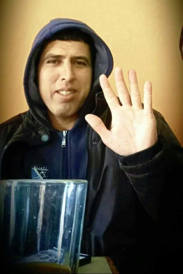 barcelona_rif's tweet photo. El pres polític Jaouad Amghar, es troba aïllat a la presó de #Selouane al #Marroc, torturat i condemnat injustament amb un any i 8 mesos de presó, avui compleix 10 dies en vaga de fam, la seva salut està en perill.
llibertat presos polítics del #Rif
#freejaouadamghar #FreeThemAll https://t.co/VKObQUoar7