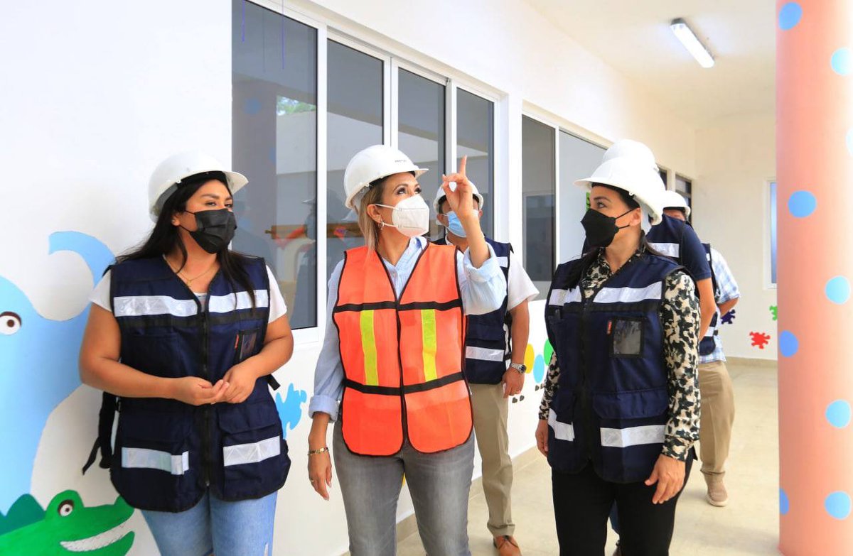 LiliCamposM's tweet photo. En Solidaridad avanzamos #UnaObraPorDía. Hoy supervisamos la rehabilitación de la estancia infantil municipal “Petén”. #RenovamosParaCrecer y darle a nuestros niños y niñas solidarenses instalaciones dignas para su desarrollo. https://t.co/79aCWVAgY9