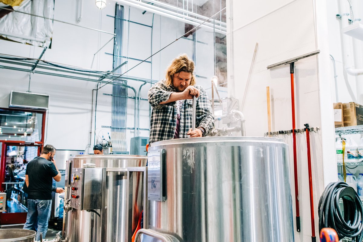 WarpedWing's tweet photo. It's always a good time when you get to #brew w/friends🤟
Last week our pals from @SonderBrewing came to visit us at the @ww_barrelroom to kick off a special #beercollaboration project...
Stay tuned for #beer release details - what do you think we've got #brewing?! 🍺 https://t.co/t4rRctAxej