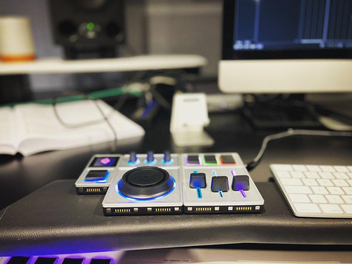 Loving the new addition to the studio . Thanks <a href="/monogramcc/">Monogram Creative Console</a> #composer #studio #producer