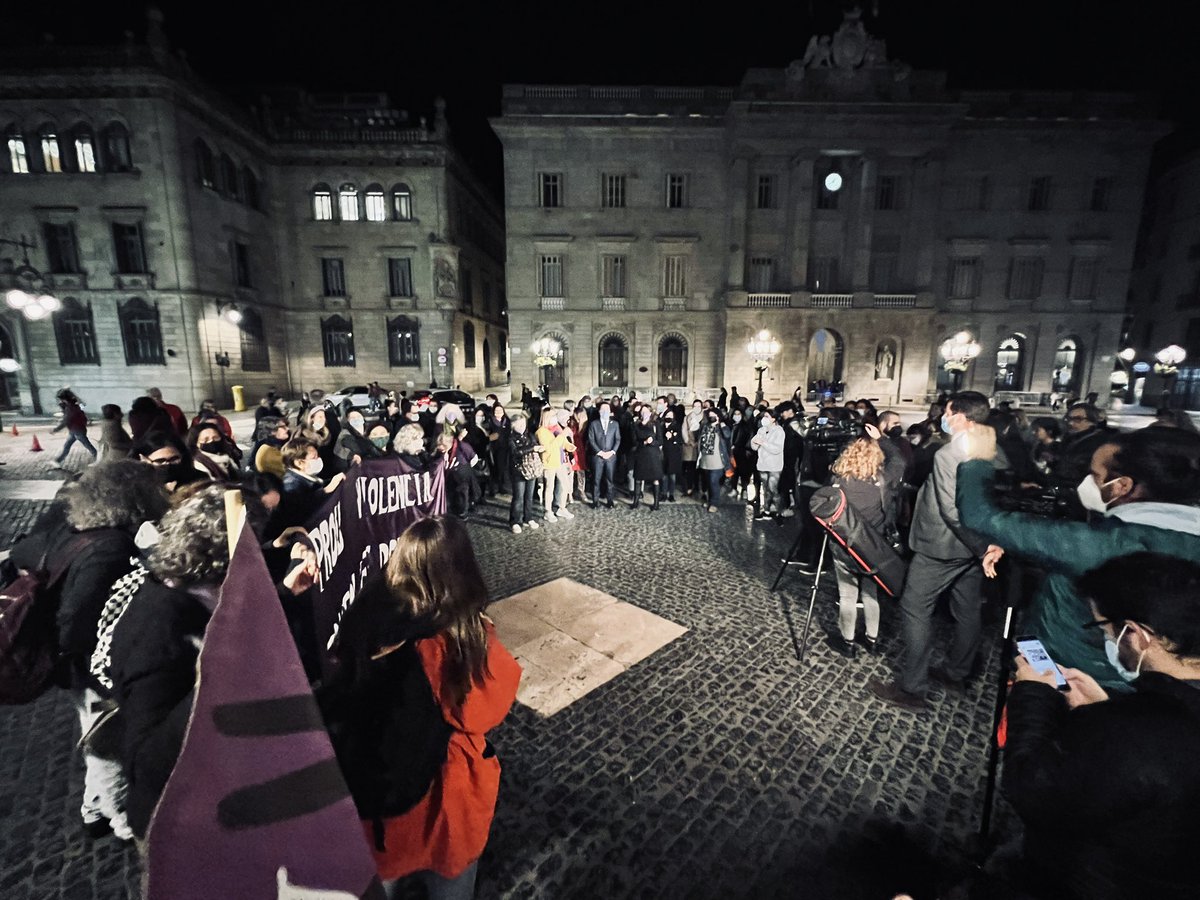 ERCbcn's tweet photo. Davant l'esgarrifós cas de violació d'una menor el passat cap de setmana a Igualada, tornem a les places per erradicar-ho. 

❌ CAP AGRESSIÓ SENSE RESPOSTA! #EnsVolemVives https://t.co/xdJfz0efGr