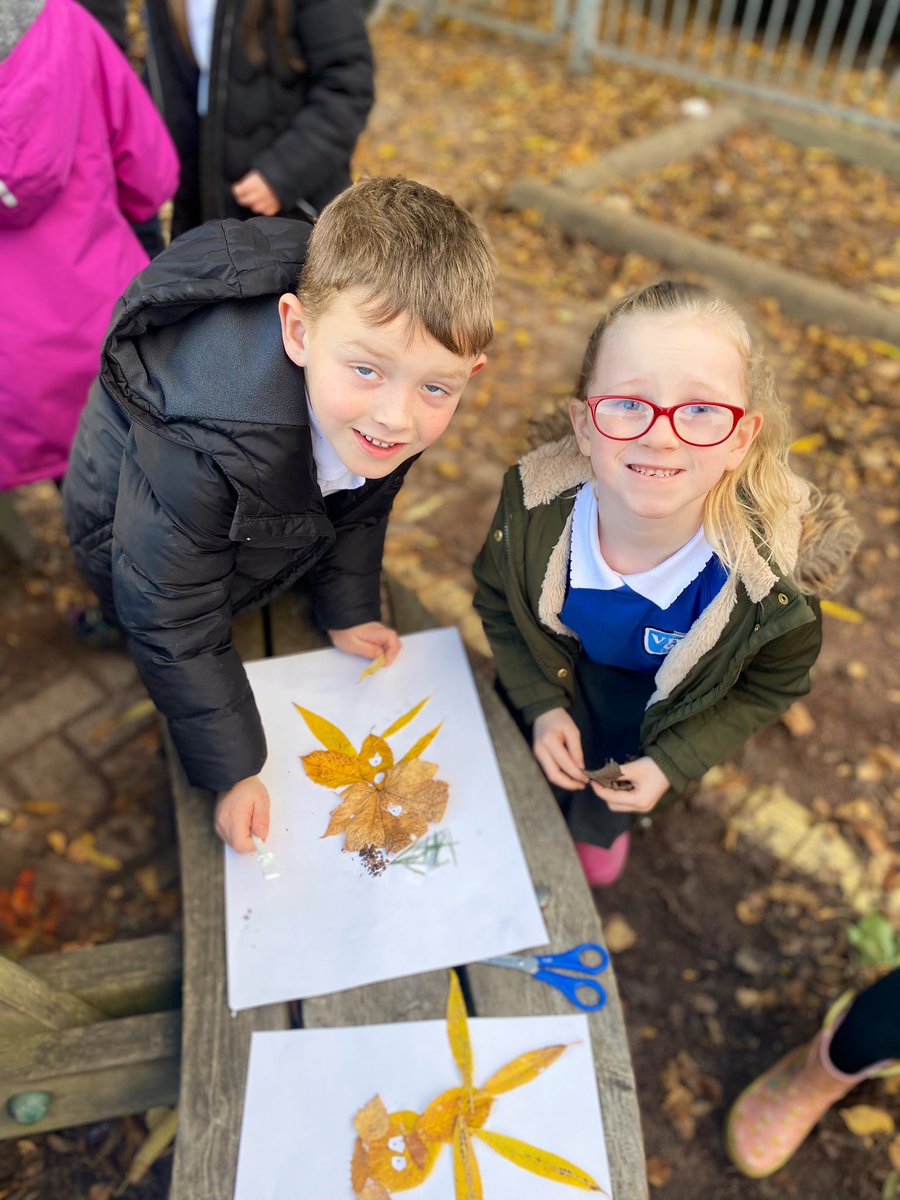 MissCleaver's tweet photo. ๐๐This afternoon we went outside to learn about autumn. ๐We worked with a partner to create some autumnal natural art ๐๐#vpsea https://t.co/VgFVIbNNIb