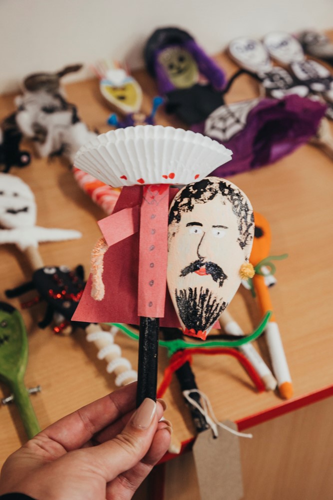 view_south's tweet photo. Some of our SPOOKTASTIC Spooky Spoon Entries!🎃👽🤖👀🧛‍♀️🧙‍♂️🐈‍⬛⚡️ https://t.co/zrzmzvw2rz