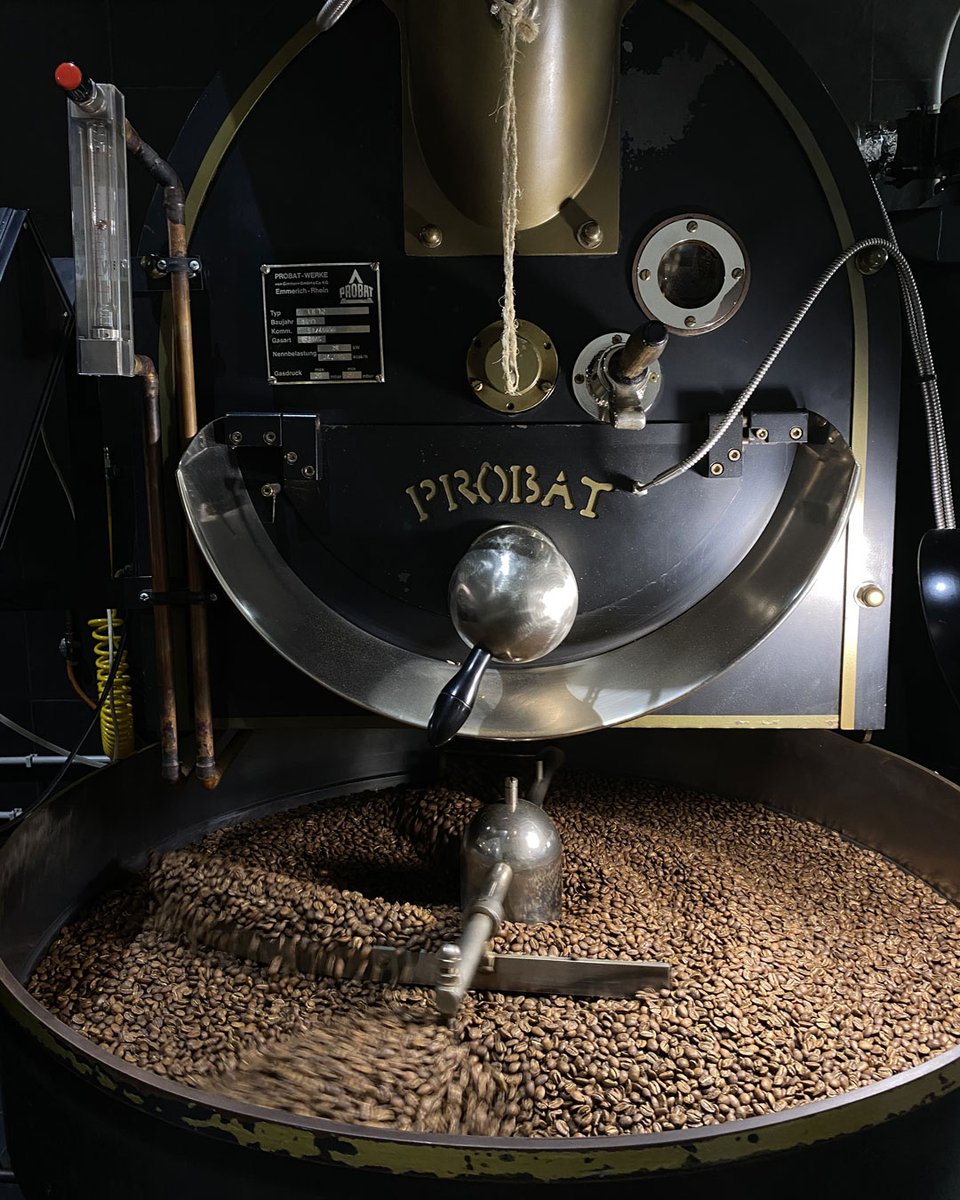 Our lady is always ready to rock on 🔥
Thanks for your coffee orders, our dears!

#rightsidecoffee #probat #neverforgetorigins