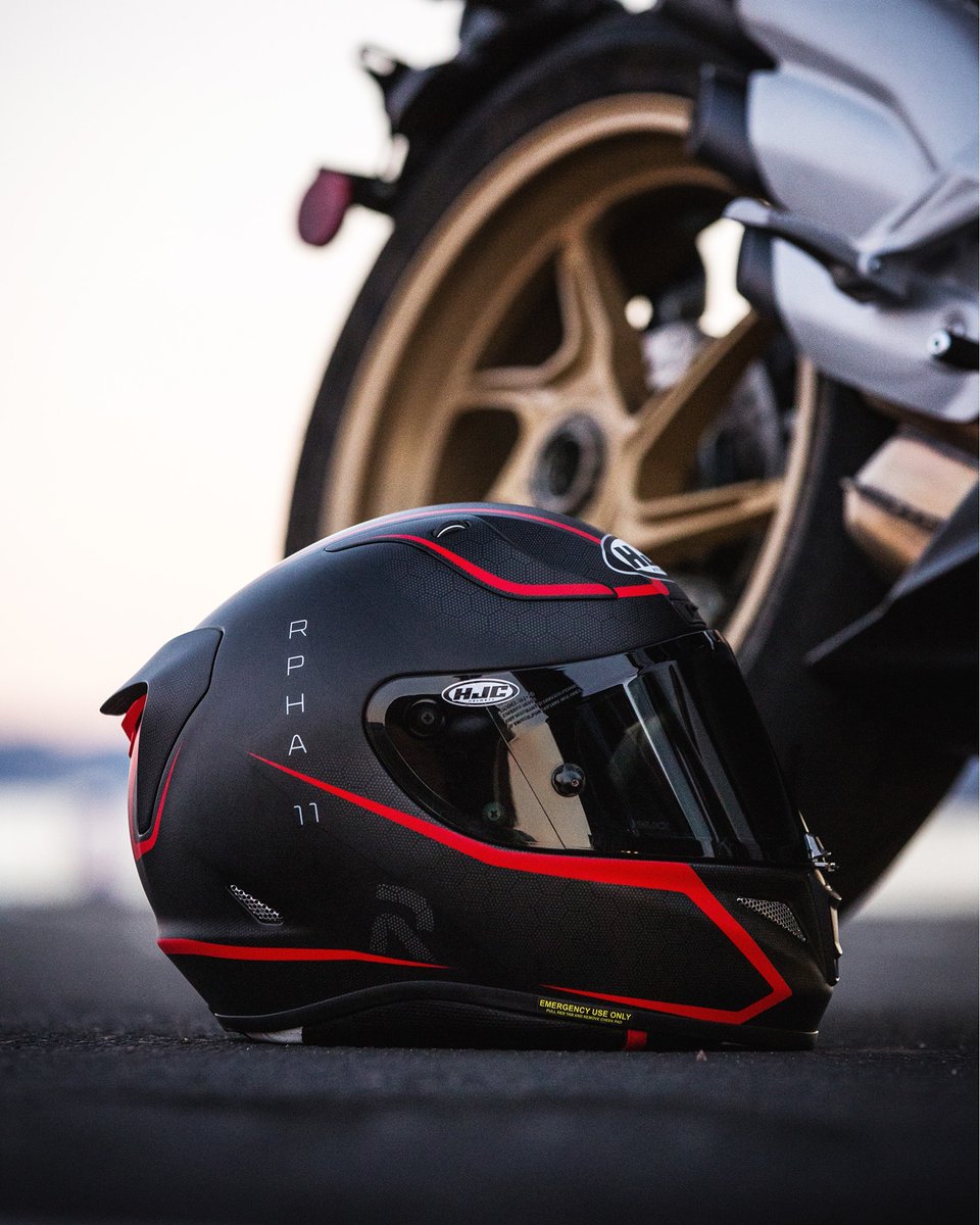 This motorcycle helmet looks the absolute nuts. What to you fine folk think? The #RPHA 11 Jarban graphic with its honeycomb pattern is one of our of the great releases for  HJC Helmets in 2021 
#HJC #HJCHelmets #helmets #motorcyclehelmets