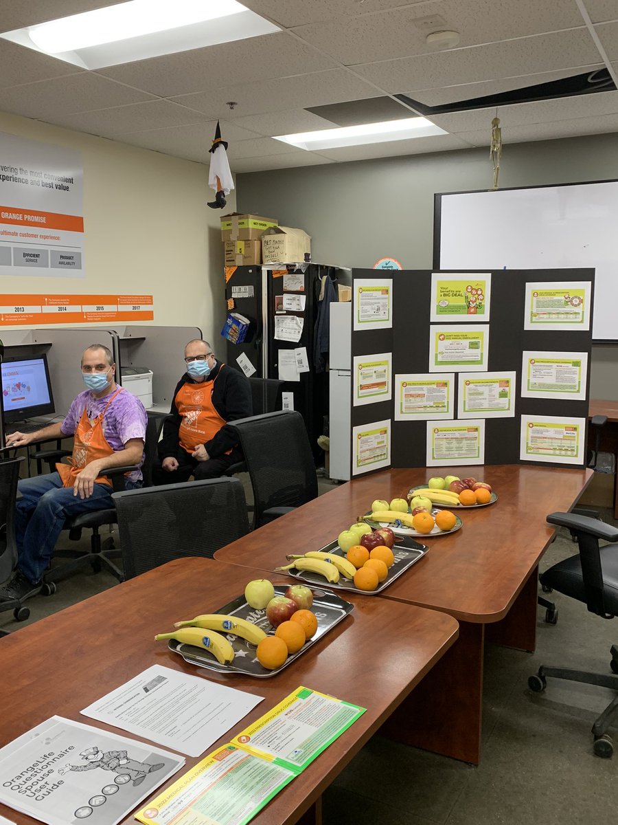 Deb33ny's tweet photo. Benefit information day at 1268. Thank you @JoelFeuerman for making sure our associates have all the information they need to choose the correct benefits. https://t.co/I0zx5W35VC