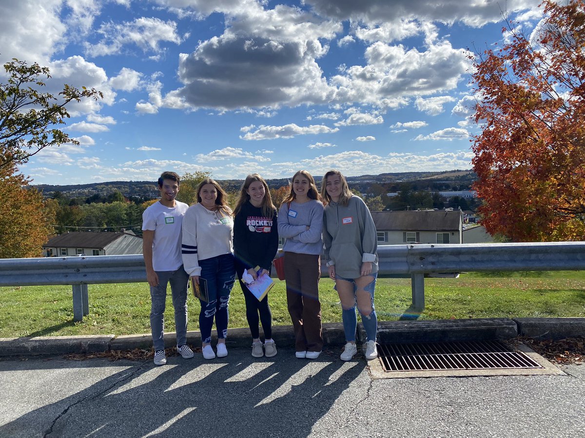 SG_Aevidum's tweet photo. SG AEVIDUM Members, Rylee, Victoria, Abby, Trista and Mark participated in an Aevidum Talk today at Central York Middle School. Thanks @aevidum and @AevidumCentral! #ivegotyourback #sgsgotyourback 🚀💚 https://t.co/4yeNJHtLhG
