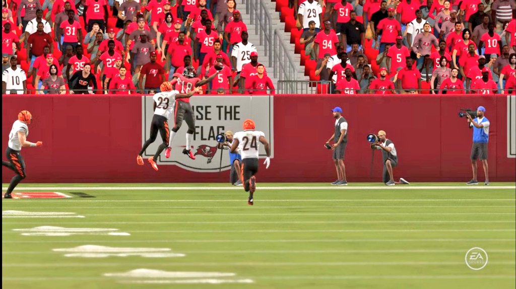 Sharp_Sheets's tweet photo. ๐ฃ #18 Tyler Johnson gets busy in @EAMaddenNFL 1 handed TD grab over the Bengals. @Buccaneers
#Madden22 #Stadia #StadiaArmy #PapaPringleX #BucsNation ๐๐ฅ https://t.co/nCiO7lmC7w