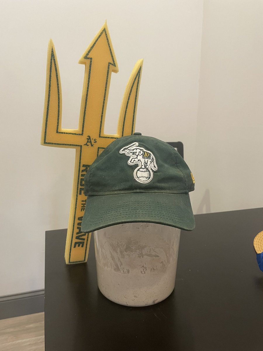SarahCoit's tweet photo. @C_Bass419 My boyfriend named his sourdough starter Chris Gassitt. Get it? Air bubbles? Starter? *sigh* We miss baseball. #help #ridethewave #oaklandathletics https://t.co/GqRRvrJWsM