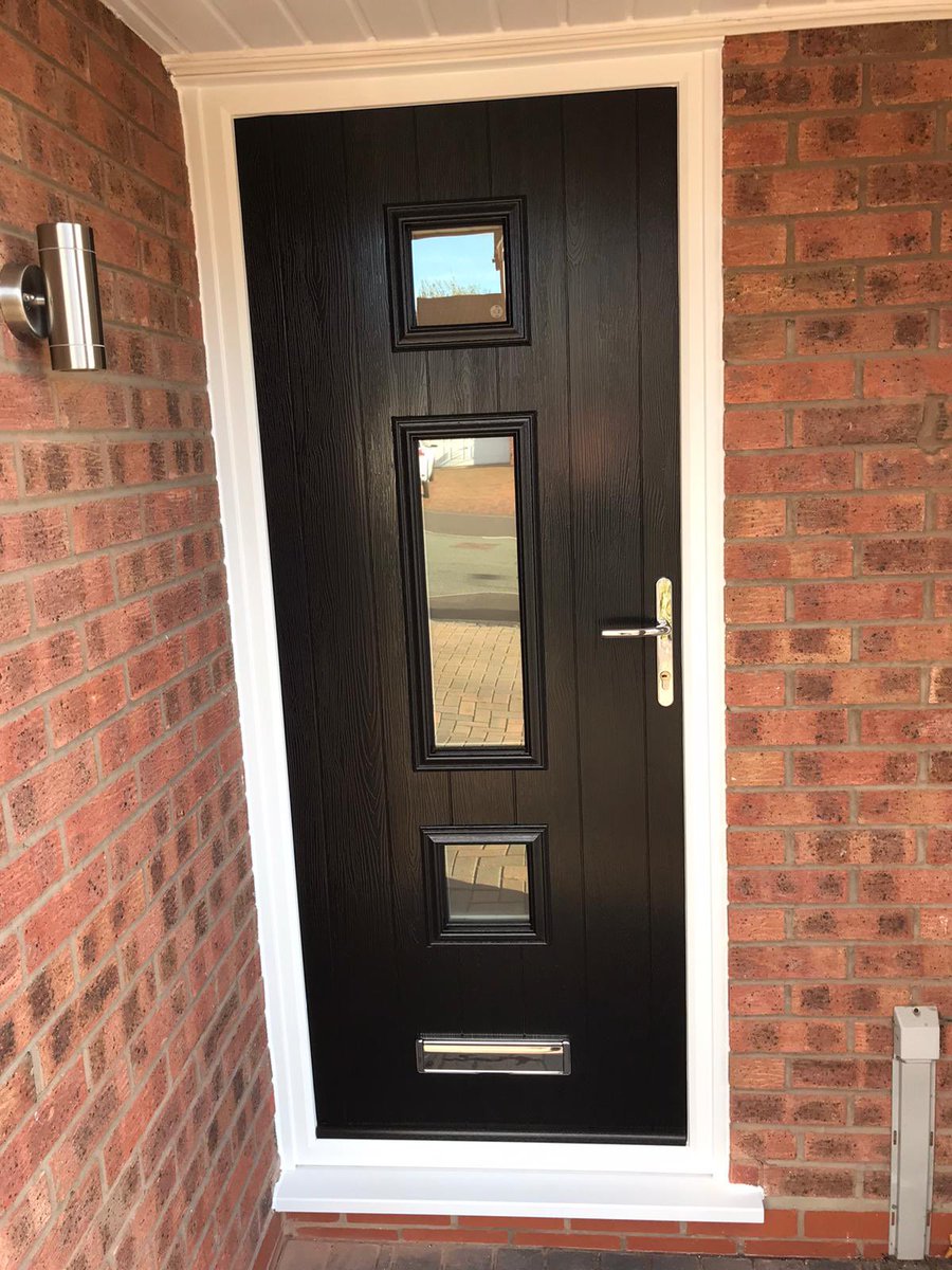 RobbieChrimes's tweet photo. Wow wow wow our #compositedoors #solidtimbercore supplied and installed this week in #stafford #staffordshirehour @EnduranceDoors @SolidorLtd @UltionLock @avocetabs https://t.co/BjdRzaXMwr