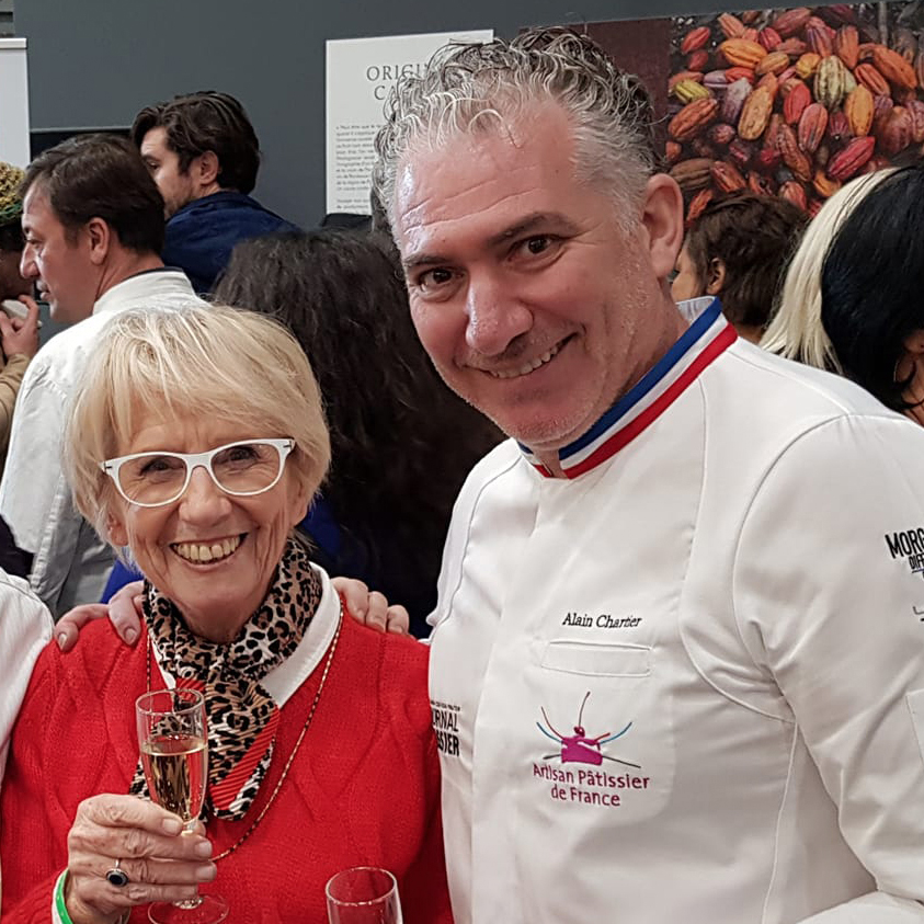 AlainChartier56's tweet photo. J-10 av le Salon du Chocolat &amp; Pâtisserie #Vannes  ET la grande FINALE du @ConcoursMacaron Amateur International sam 13 Nov
Des dizaines d’immenses chefs pâtissiers-chocolatiers et notre @mercotte  ! Très grand rdv de la gourmandise Passionnés grd Ouest ! https://t.co/ocYCzbMRbm https://t.co/heodkoPTJ2