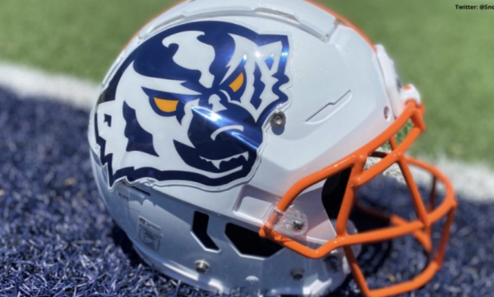 Trayswanigan23's tweet photo. #AGTG After a great talk with @CoachAjPatai I have received an offer to play at Snow College! Go badgers 🟠🔵@BossSkilllz @coachrickards @Kearns_Football @MooseB90 https://t.co/b9iyf14XbP