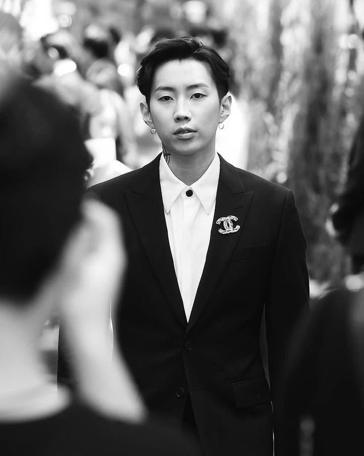 JaeBiersack's tweet photo. —El 30 de octubre por la tarde-noche Jae asistió a la boda de @ParkChannie_B y @LilithWayZ acompañado de su esposa @AutumnRxses , siendo Jae el padrino de anillos. La fiesta se celebró primero y después la ceremonia fue a media noche ya el 31 de octubre.— https://t.co/qGNyXtXCD3