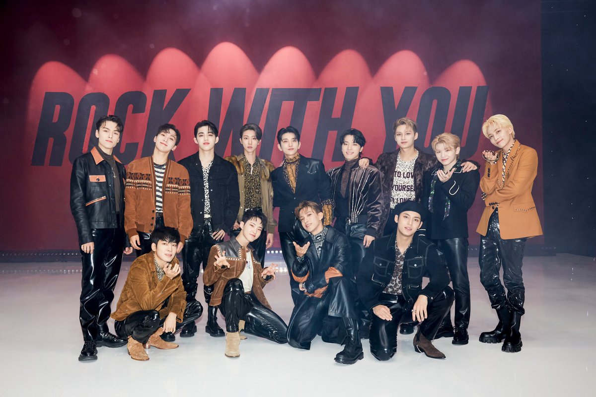 bloglaBANANA's tweet photo. [#Rockwithyou3rdWin] Los chicos de #SEVENTEEN #세븐틴 @pledis_17 han conseguido hoy su tercera victoria con #Rockwithyou.

Ha sido en Show Champion y con el tema principal de #ATTACCA, su noveno mini álbum:
👉https://t.co/4WBaIoBBat

¡FELICIDADES!🏆🏆🏆🤩 https://t.co/mKJzJ0B4Zy
