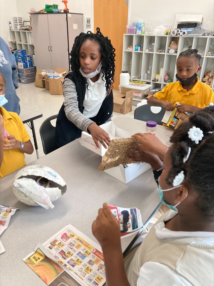 ABWilliamsElem1's tweet photo. Many thanks to @OatlandIsland for coming out and sharing their animal enrichment activity with us! #STEMeducation #STEAMbuilding https://t.co/Bg3XlYz2bd