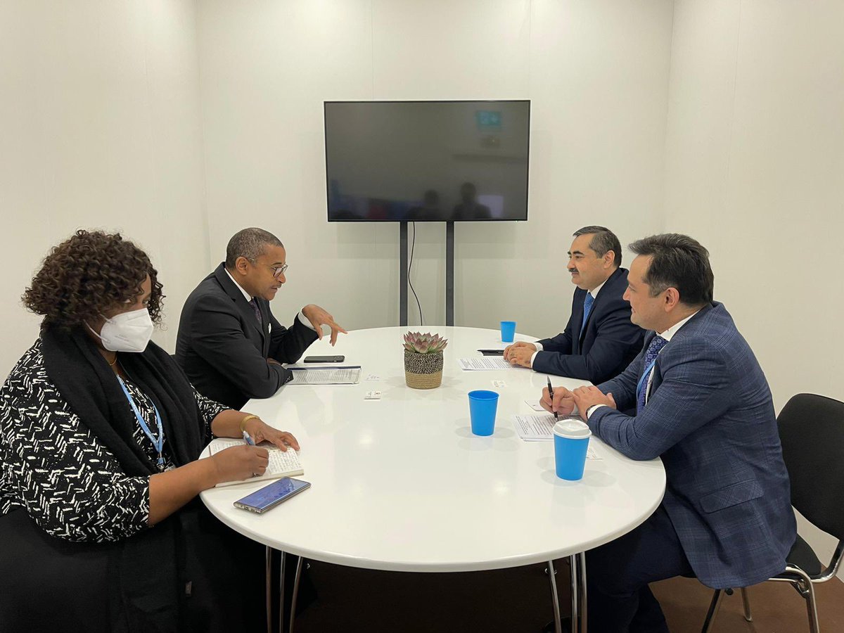 At the <a href="/COP26/">COP26</a> the Tajik Foreign Deputy Minister M. Huseinzoda met with @UNHighRep to discuss the effects of COVID-19 and impacts of climate change:
 facebook.com/17800991891573…

#tajikistan #COP26Glasgow #COVID19 #UnitedNations #climatechange