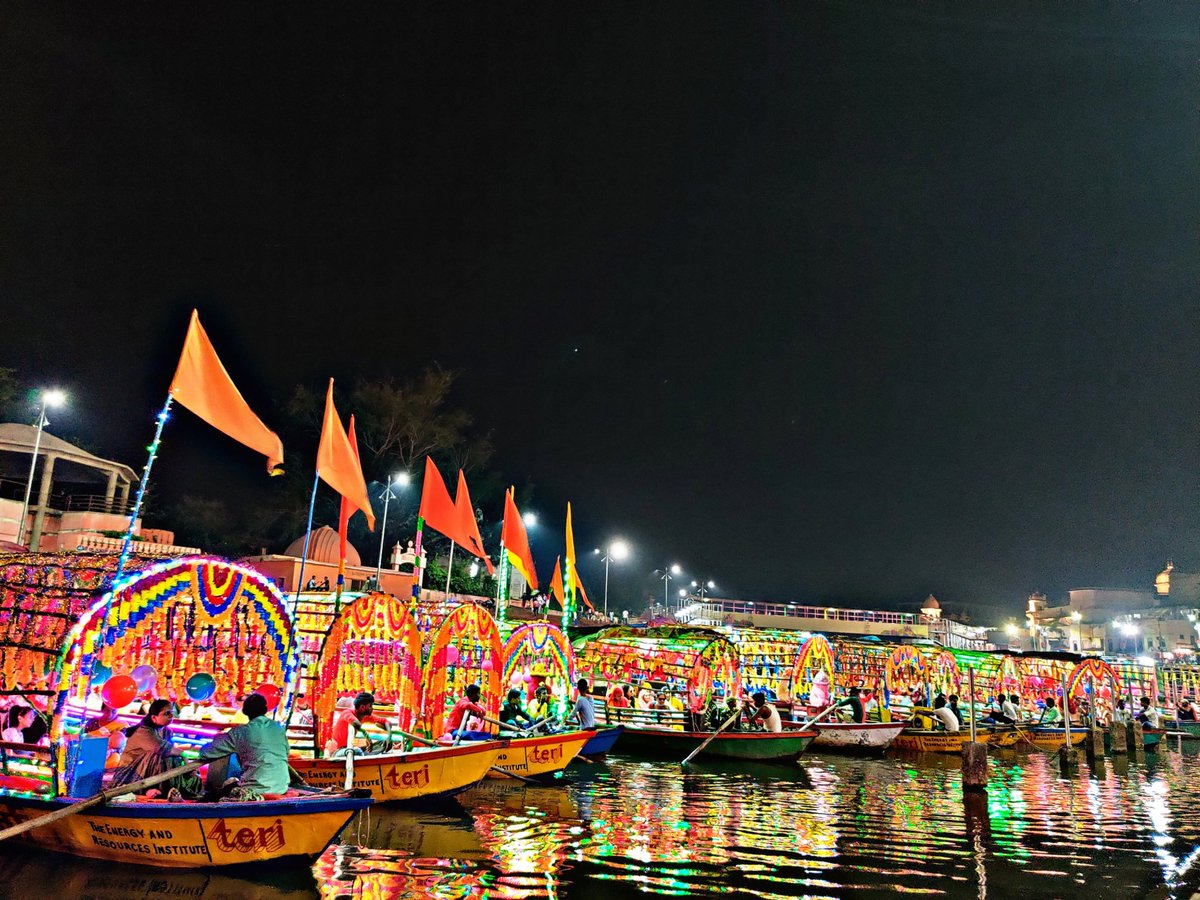 swachhkanpur's tweet photo. दिवाली के अवसर पर रामघाट, चित्रकूट (उत्तर प्रदेश) में मंदाकिनी नदी के किनारे का मनमोहक दृश्य ।
#UPTourism #RamGhat #GhatsOfUP #UPNahiDekhaTohIndiaNahiDekha
@uptourismgov #happydiwali2021 https://t.co/R5XueKOGDM