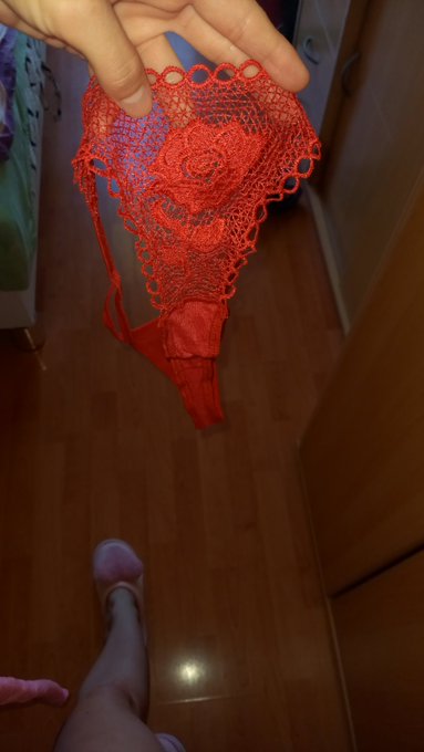 K&ouml;sz&ouml;n&ouml;m szolg&aacute;m .... 😉 https://t.co/2G6daL4ctg